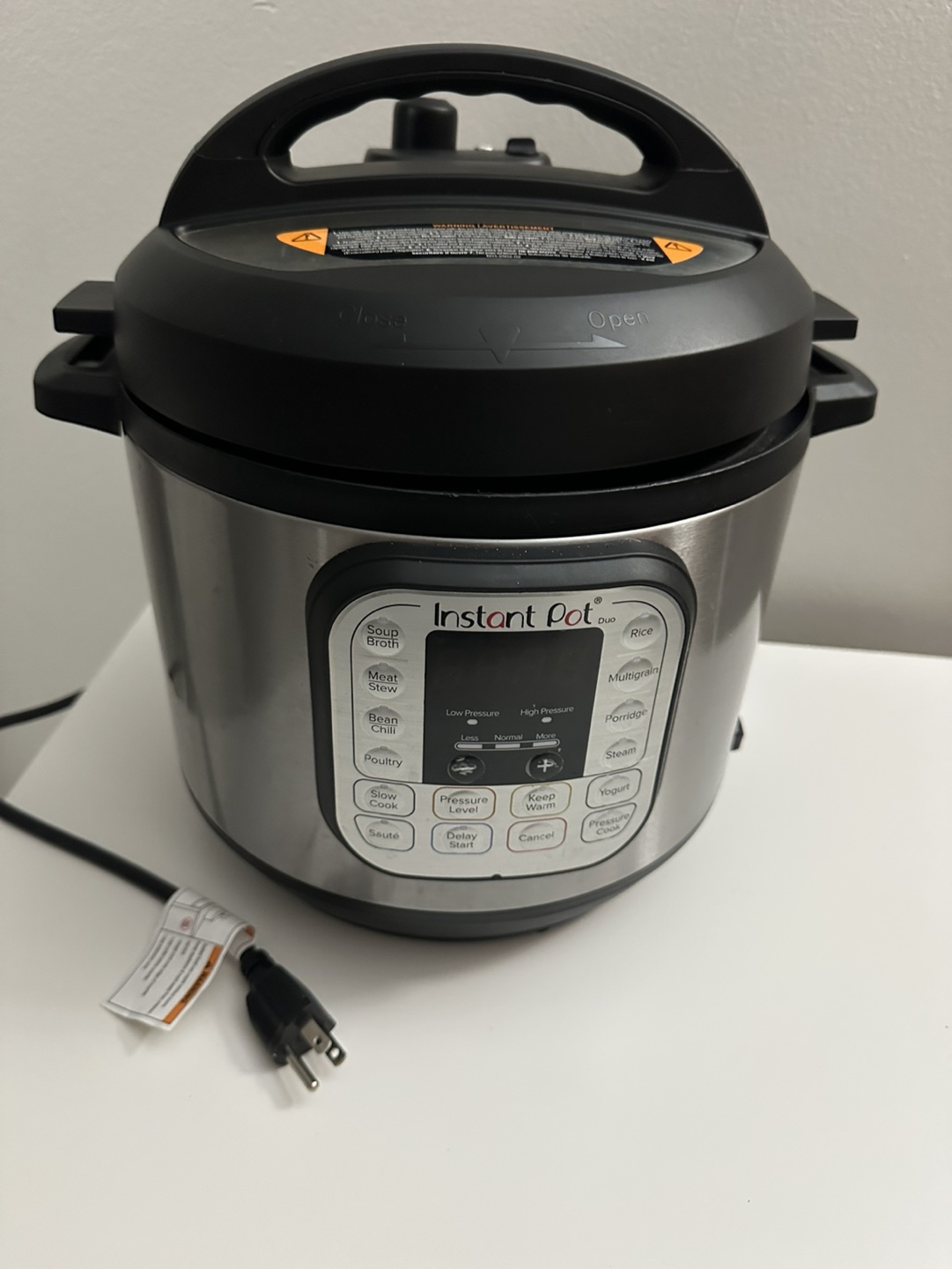 Instant Pot Duo 6 Qt Electric Pressure Cooker - photo 2