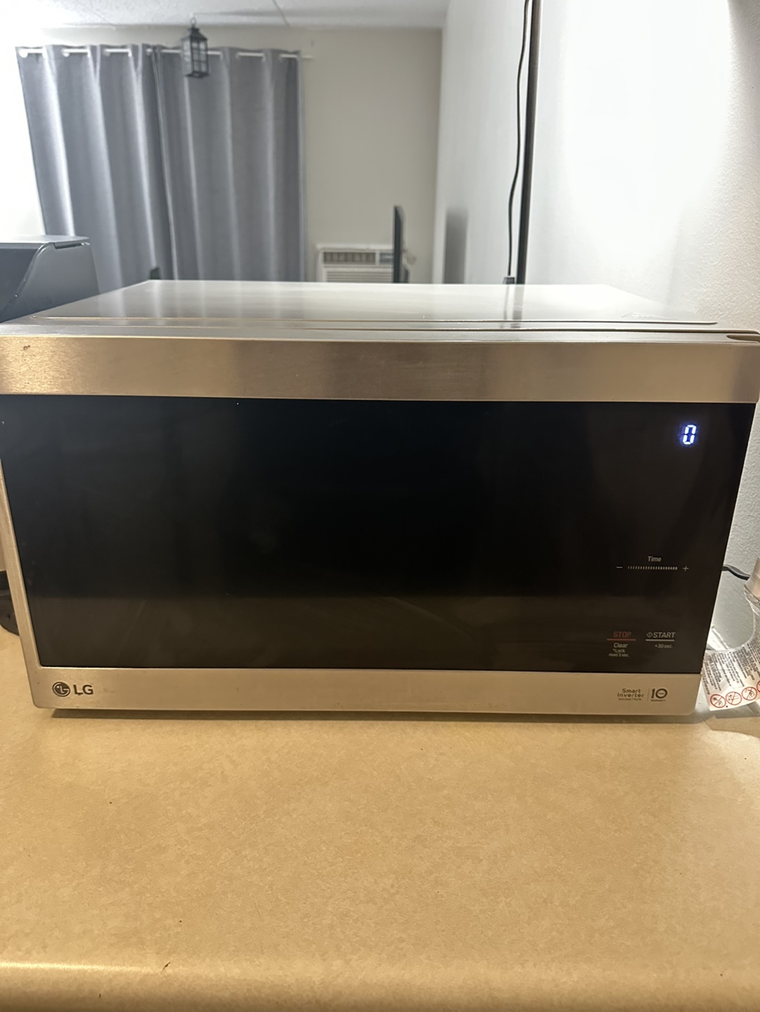 LG Microwave - photo 2