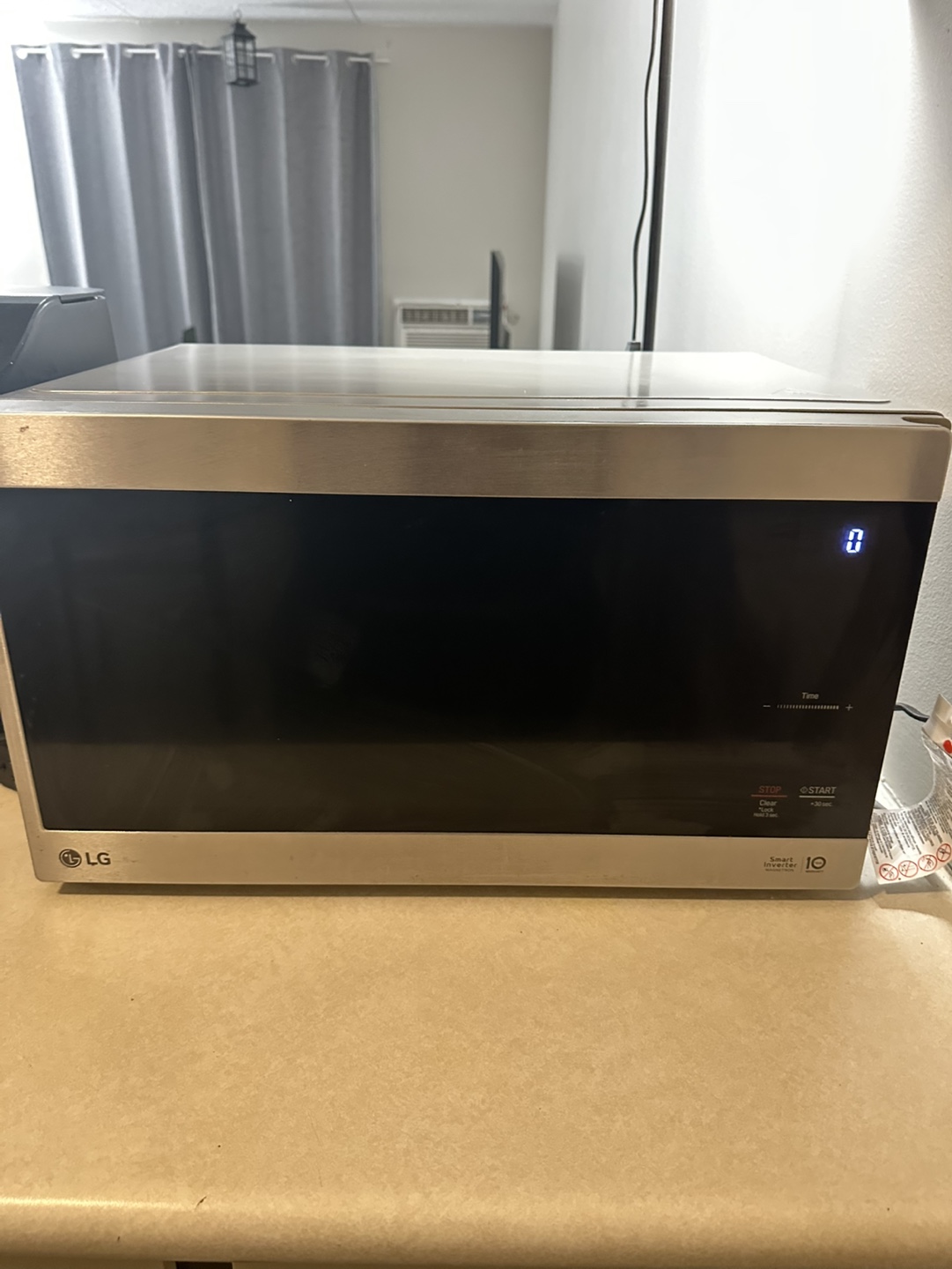 LG Microwave - photo 3