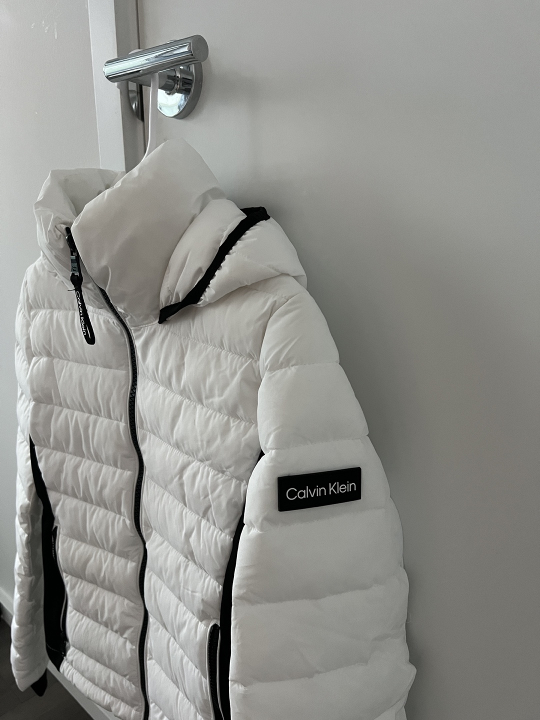 Calvin Klein White Puffer Jacket - photo 4