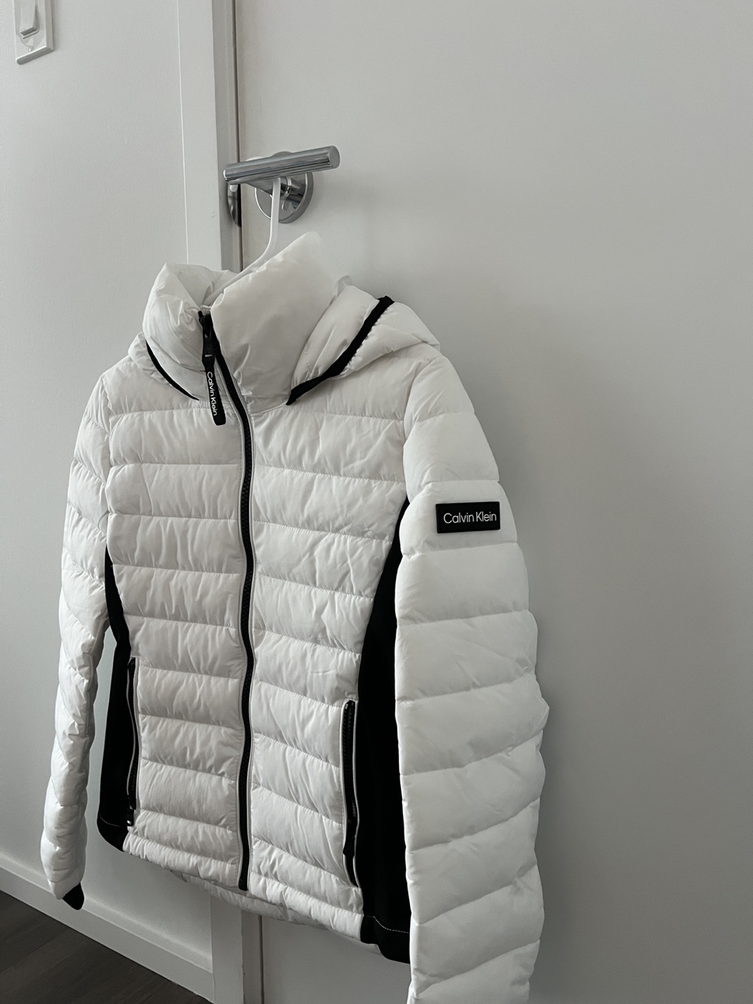 Calvin Klein White Puffer Jacket - photo 2
