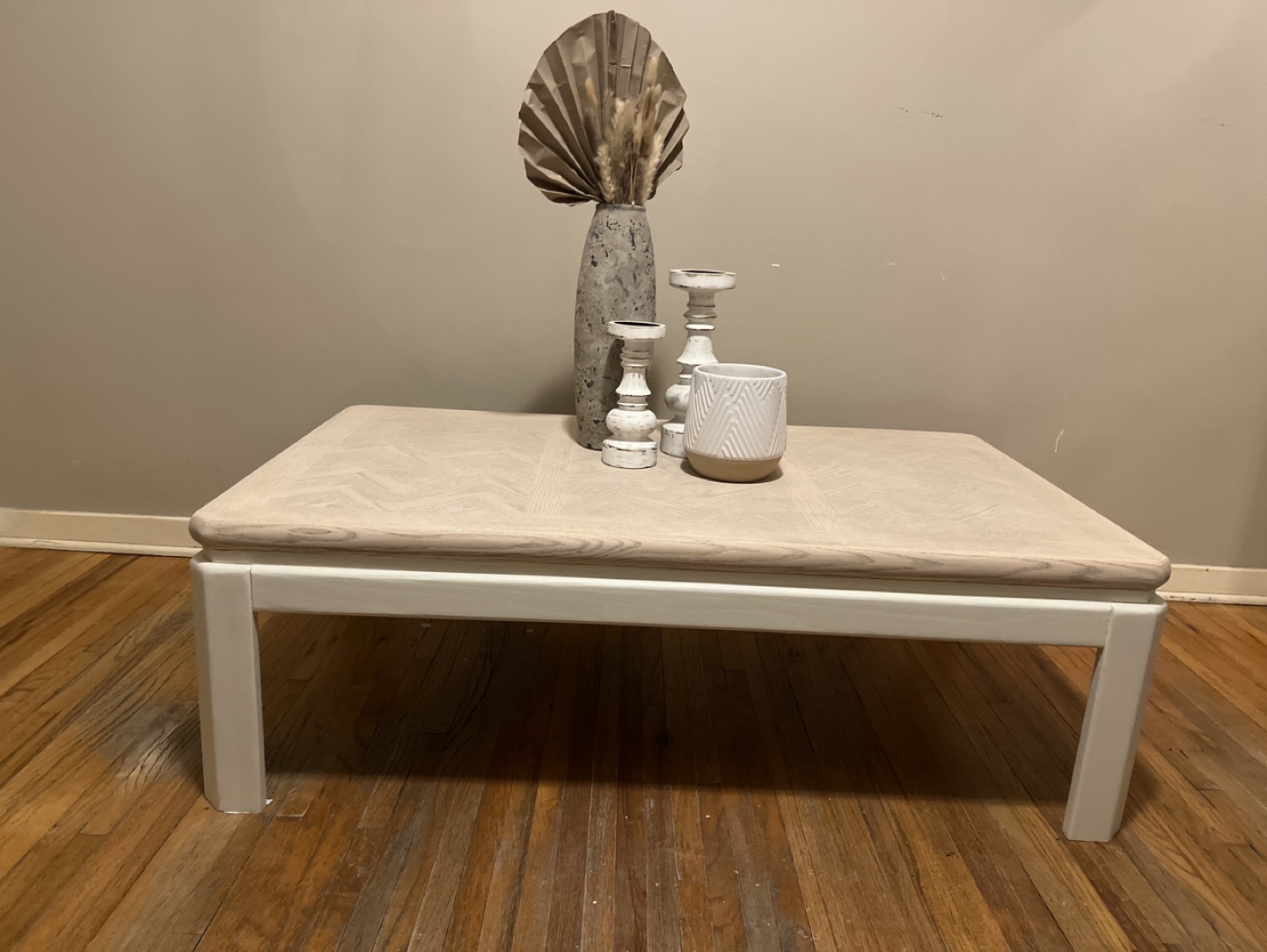 White Coffee Table - photo 4