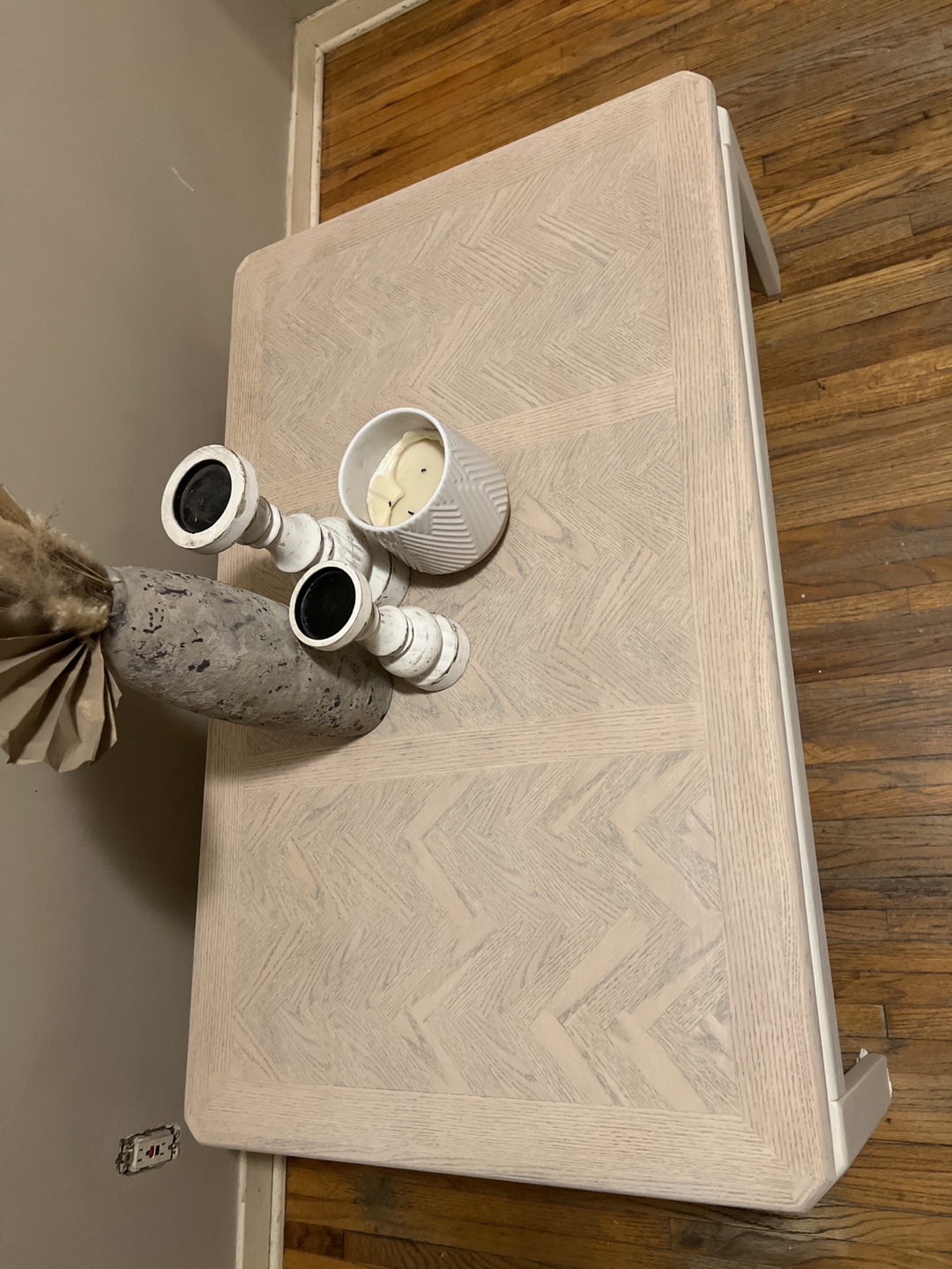 White Coffee Table - photo 3