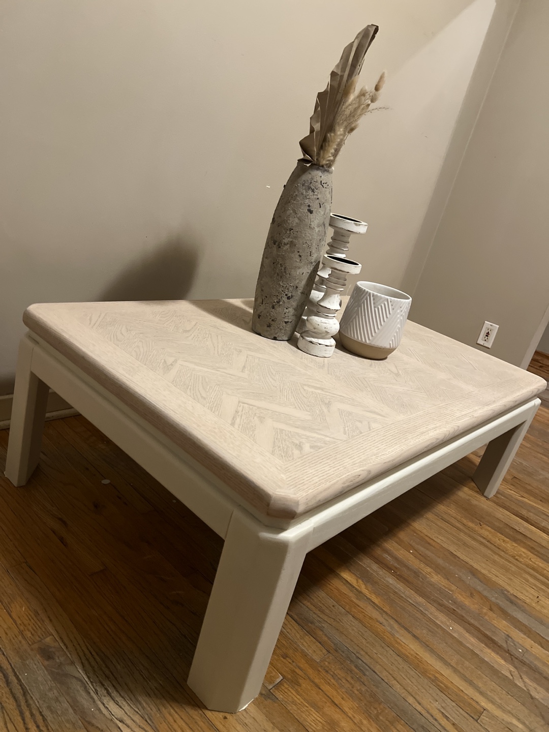 White Coffee Table - photo 2