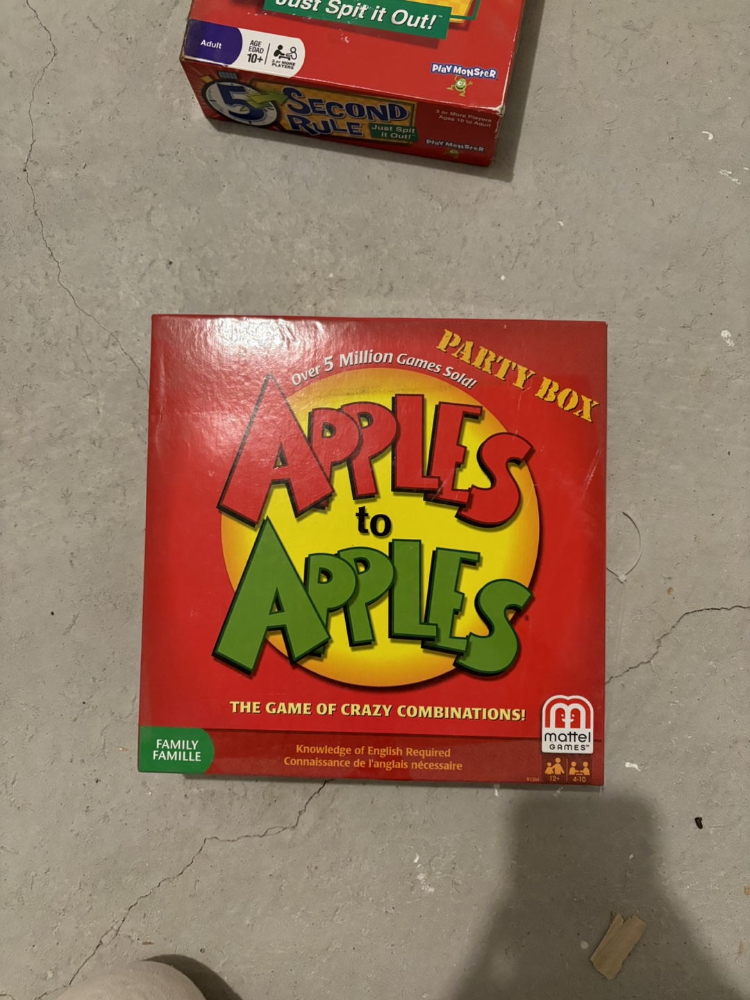 Apples to Apples Party Box Board Game - photo 2