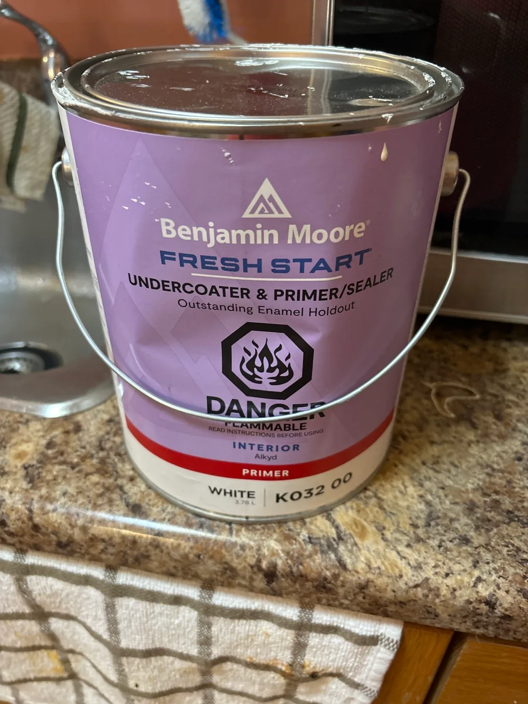 Benjamin Moore Fresh Start Primer/Sealer thumbnail