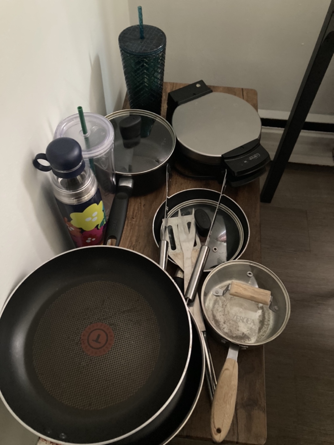 Kitchenware Bundle - Waffle Maker, Frying Pans, Utensils