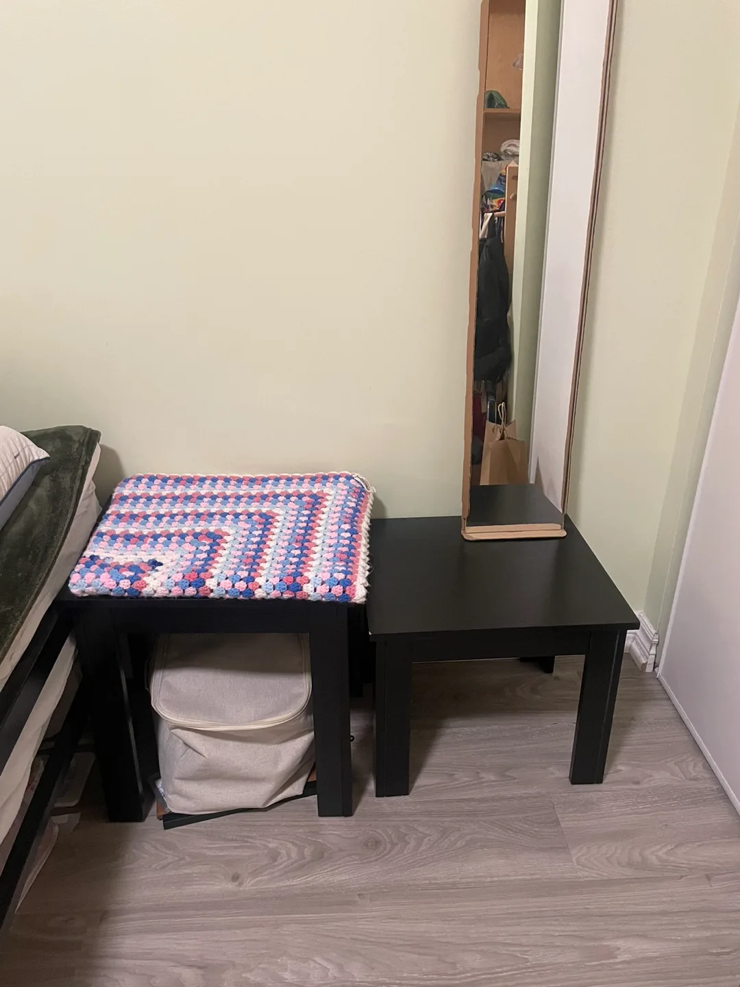 Set of 2 Black End Tables thumbnail