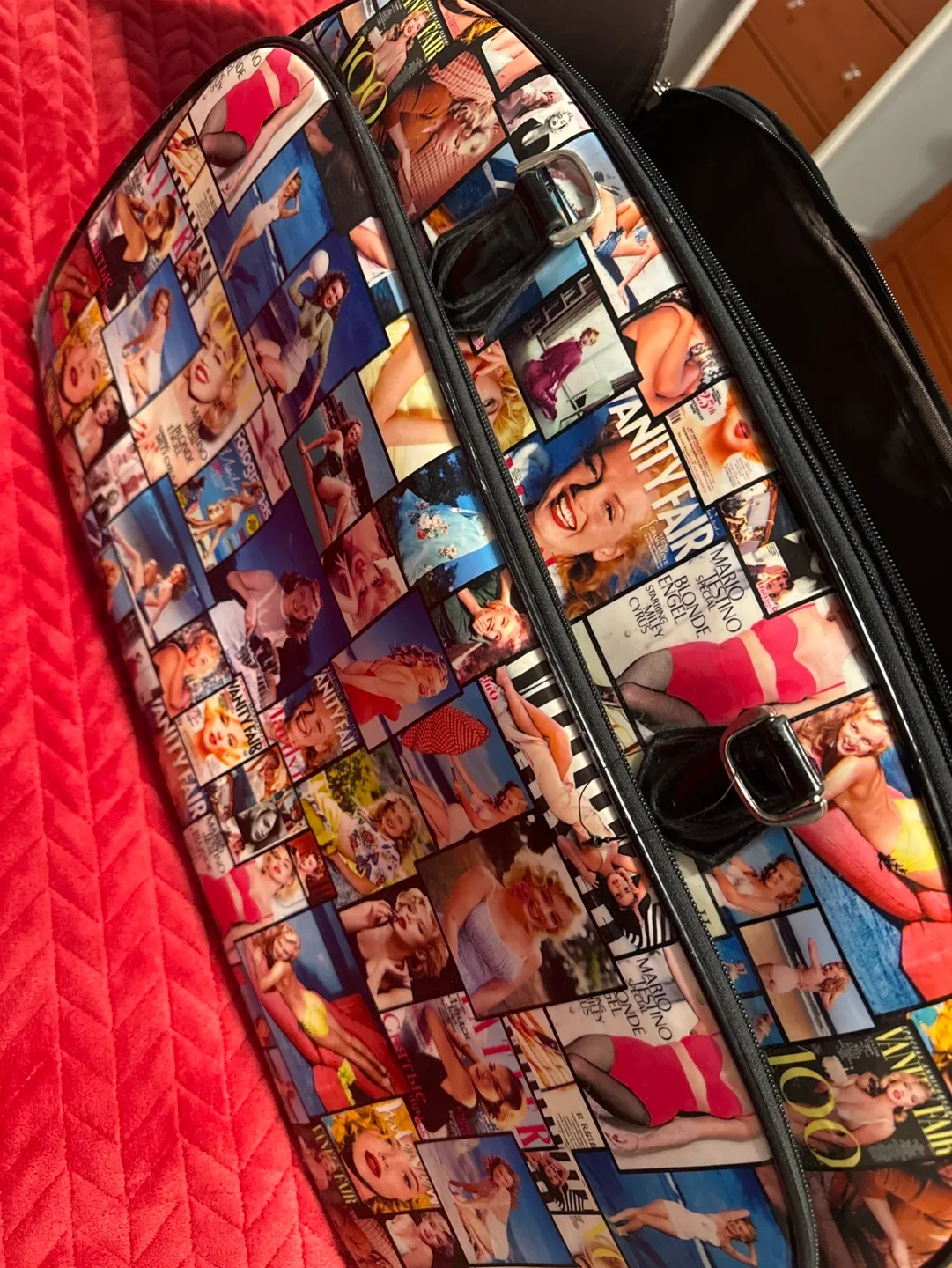 Rolling Suitcase with Vanity Fair Print image indicator(4)