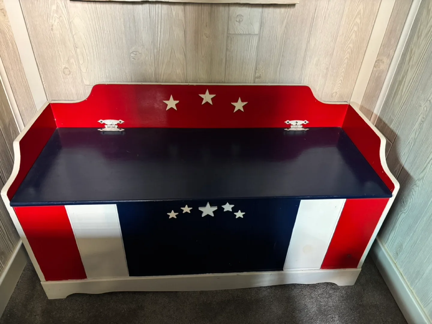 Red White and Blue Chest thumbnail