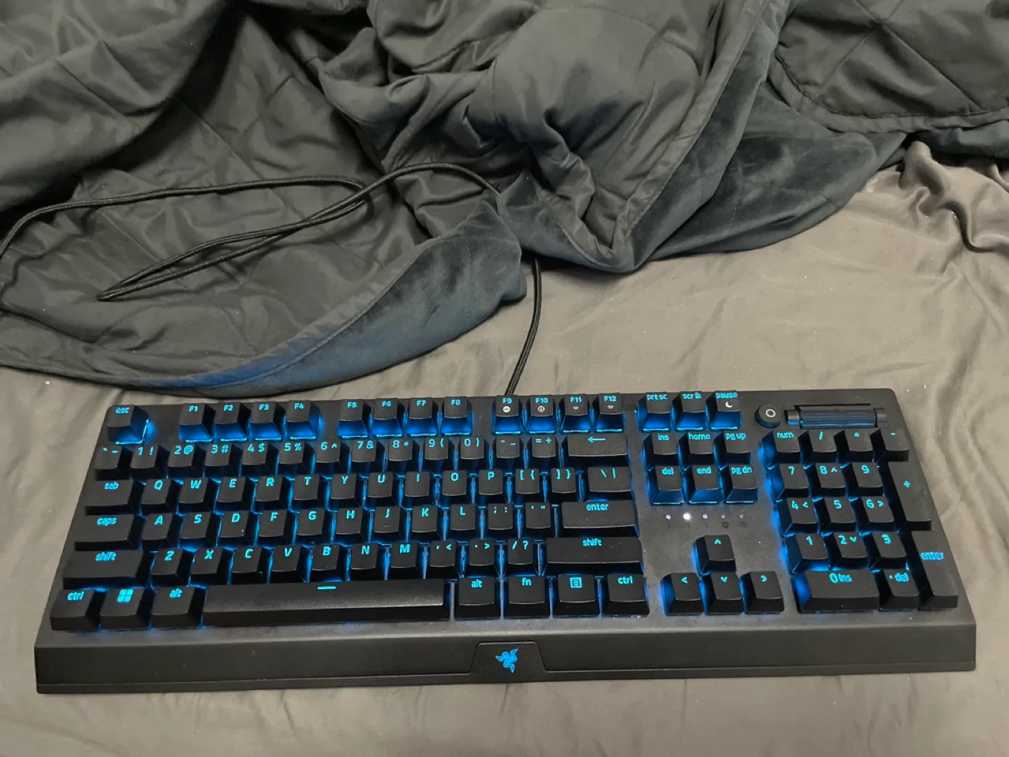 Razer BlackWidow Chroma Keyboard thumbnail
