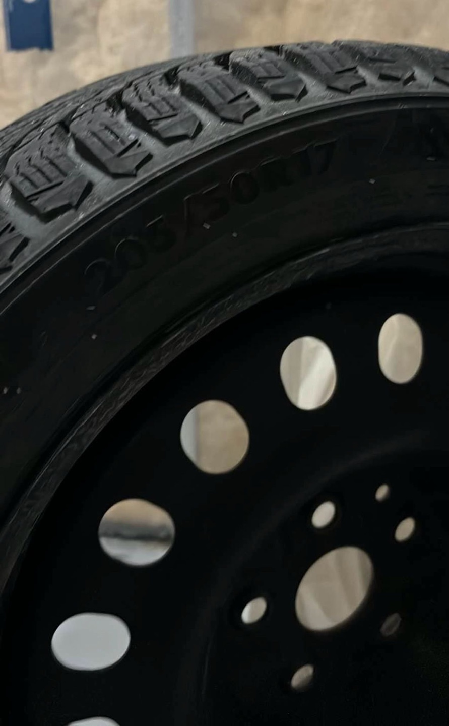 Set of 4 Winter Tires and  steel Rims - photo 3