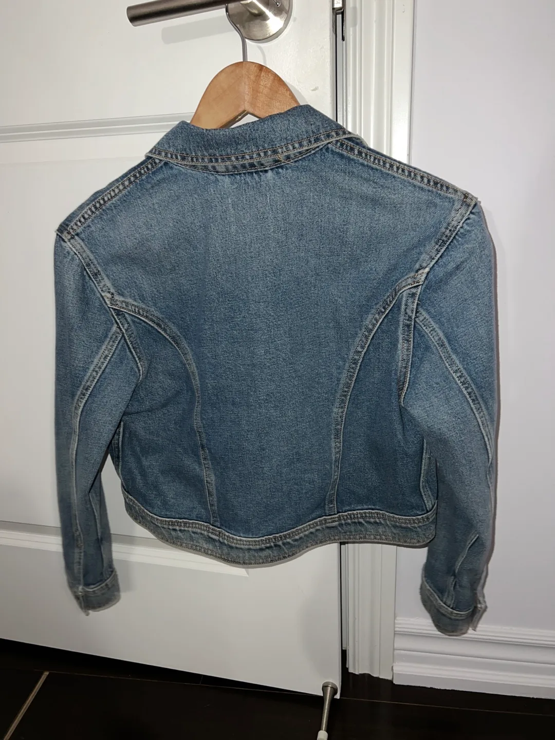 Aritzia Sunday Best Denim Cropped Jacket image indicator(3)