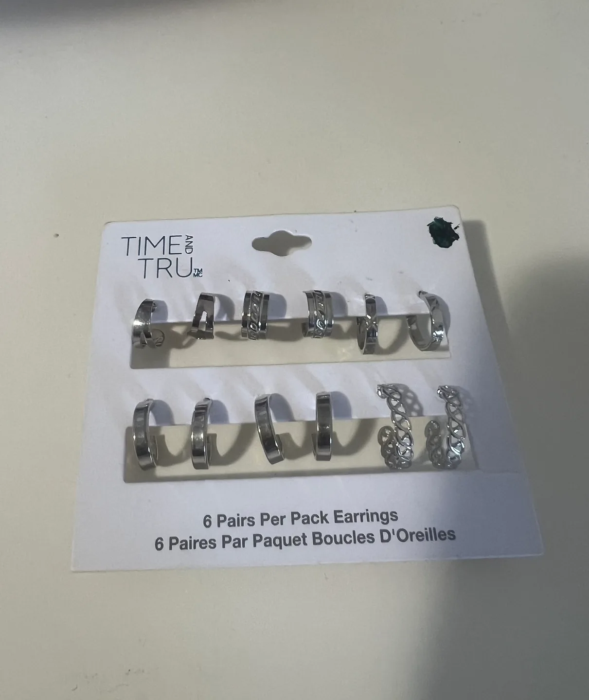 6 pairs per pack Earrings image indicator(2)