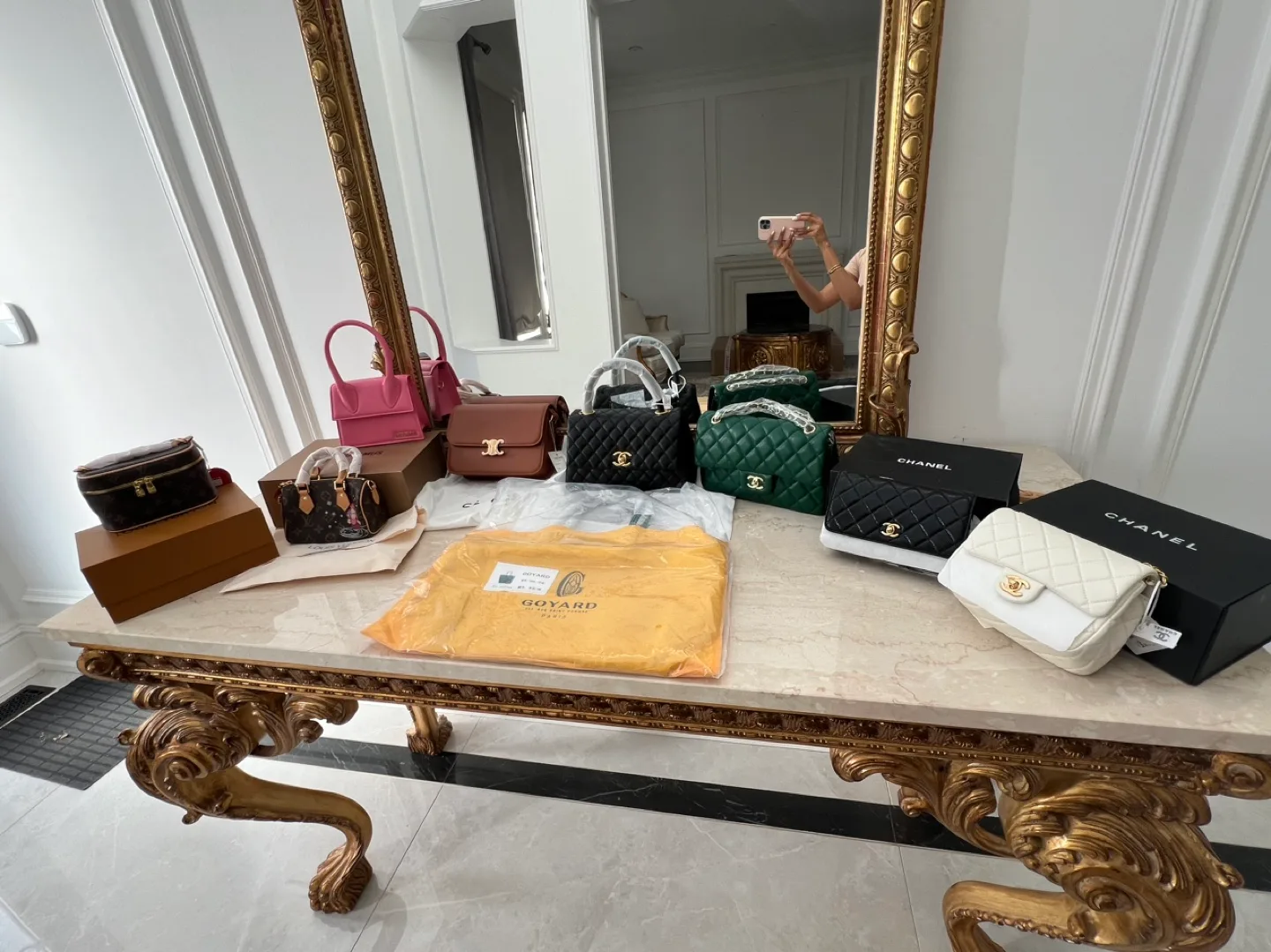 Handbags Collection thumbnail
