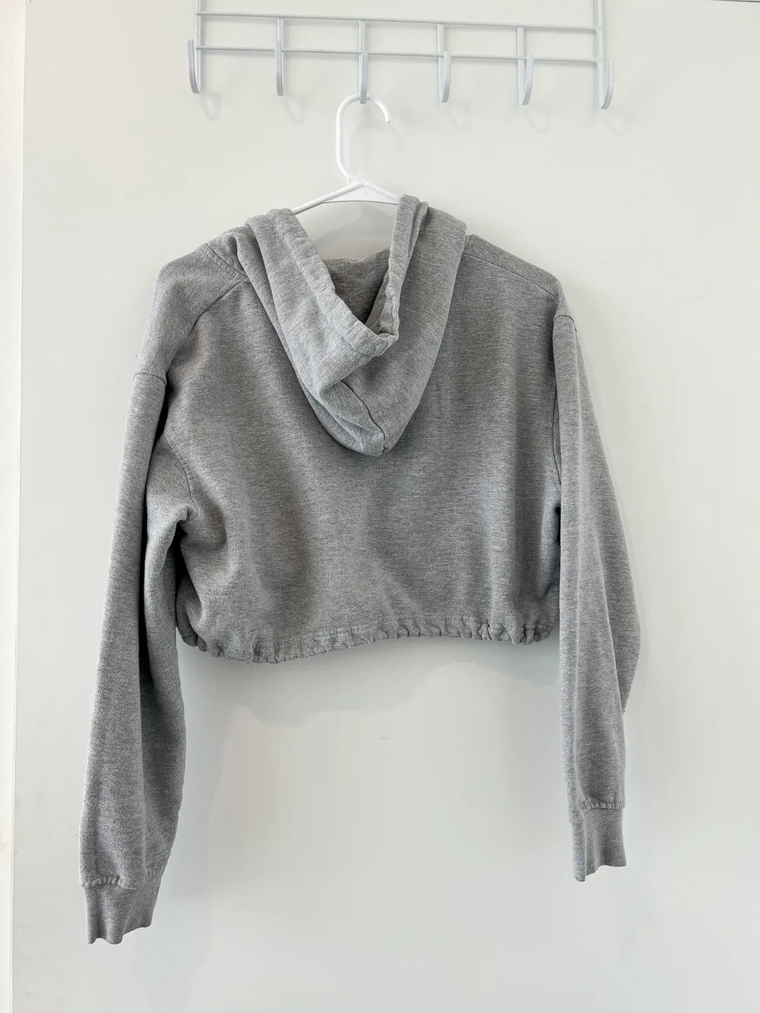 PrettyLittleThing Grey Crop Hoodie with a zip front Size M image indicator(2)