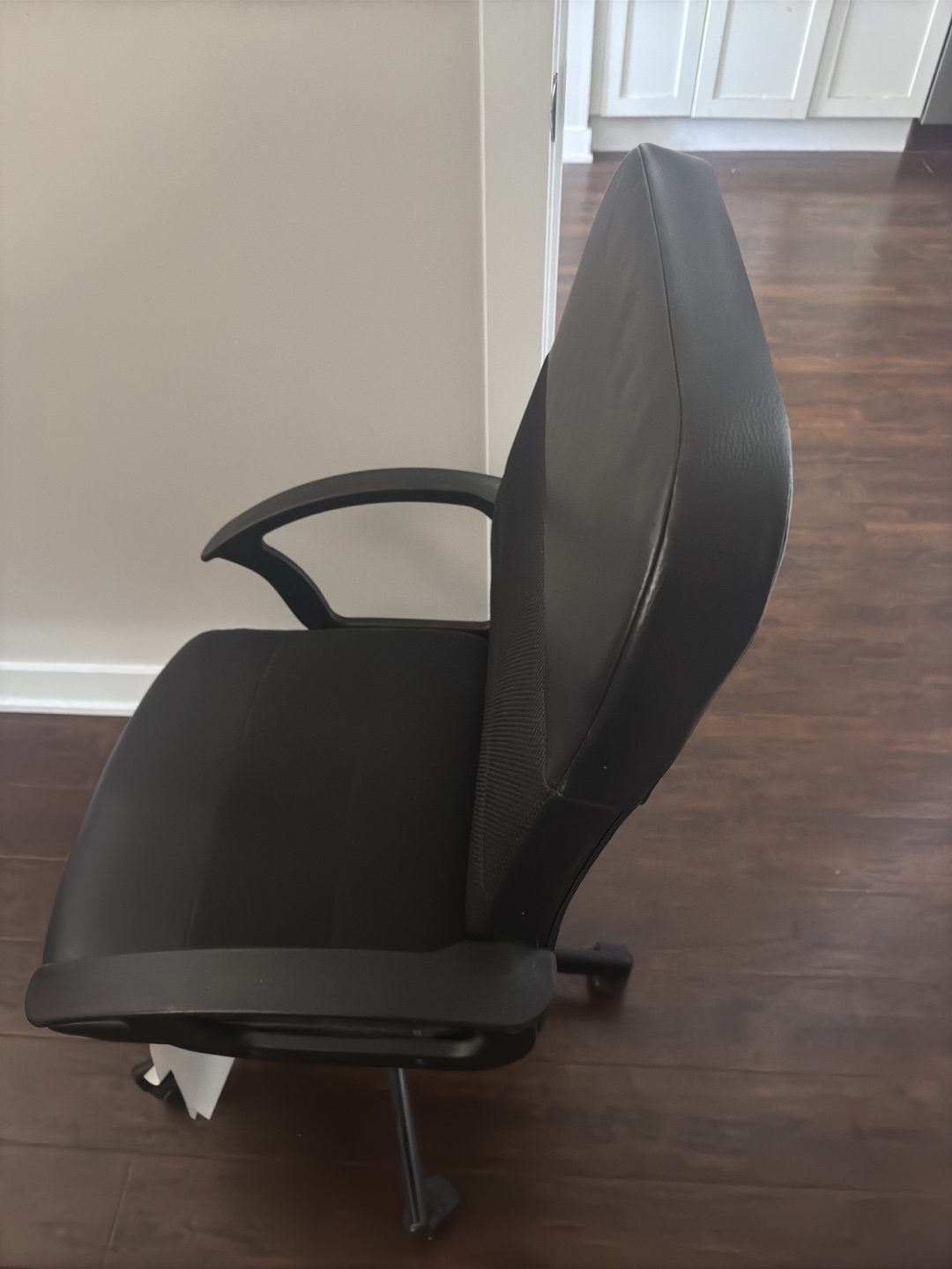 Black Office Chair - photo 4