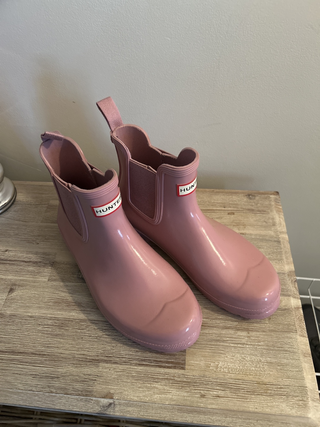 Pink ankle Hunter rain boot size 9