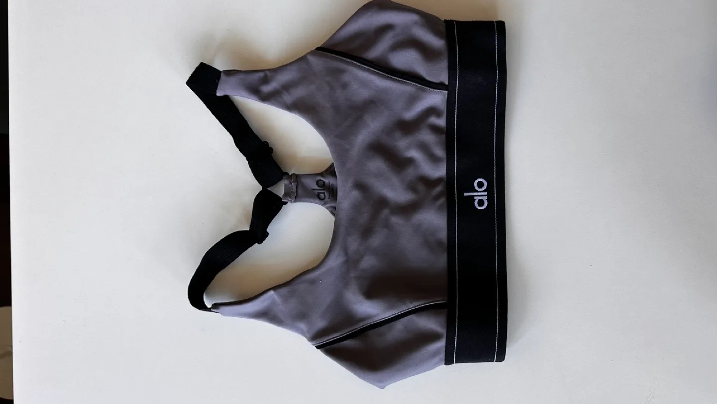 Alo Yoga Sports Bra thumbnail