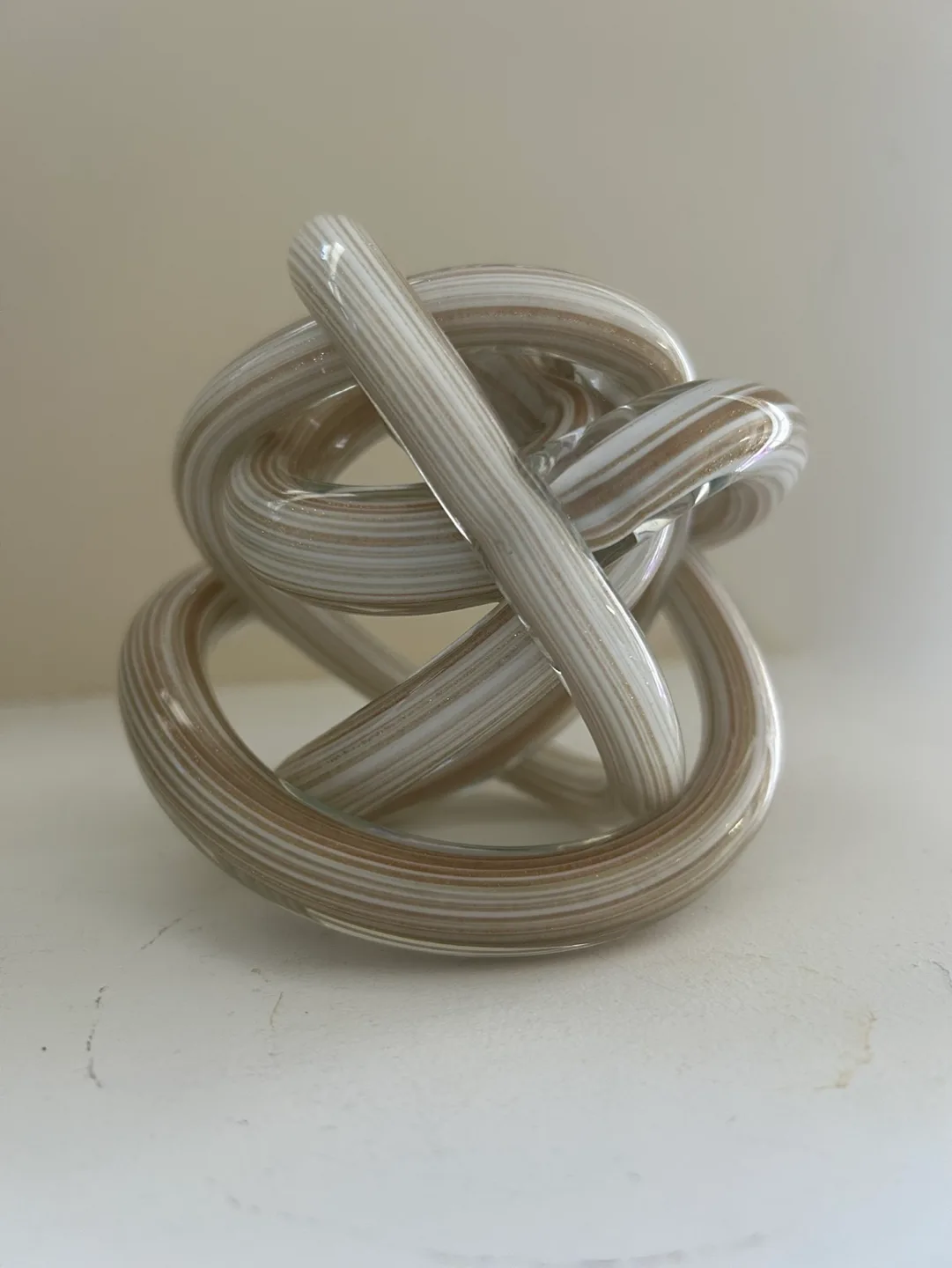 🧡 Glass Sculpture Tie the Knot