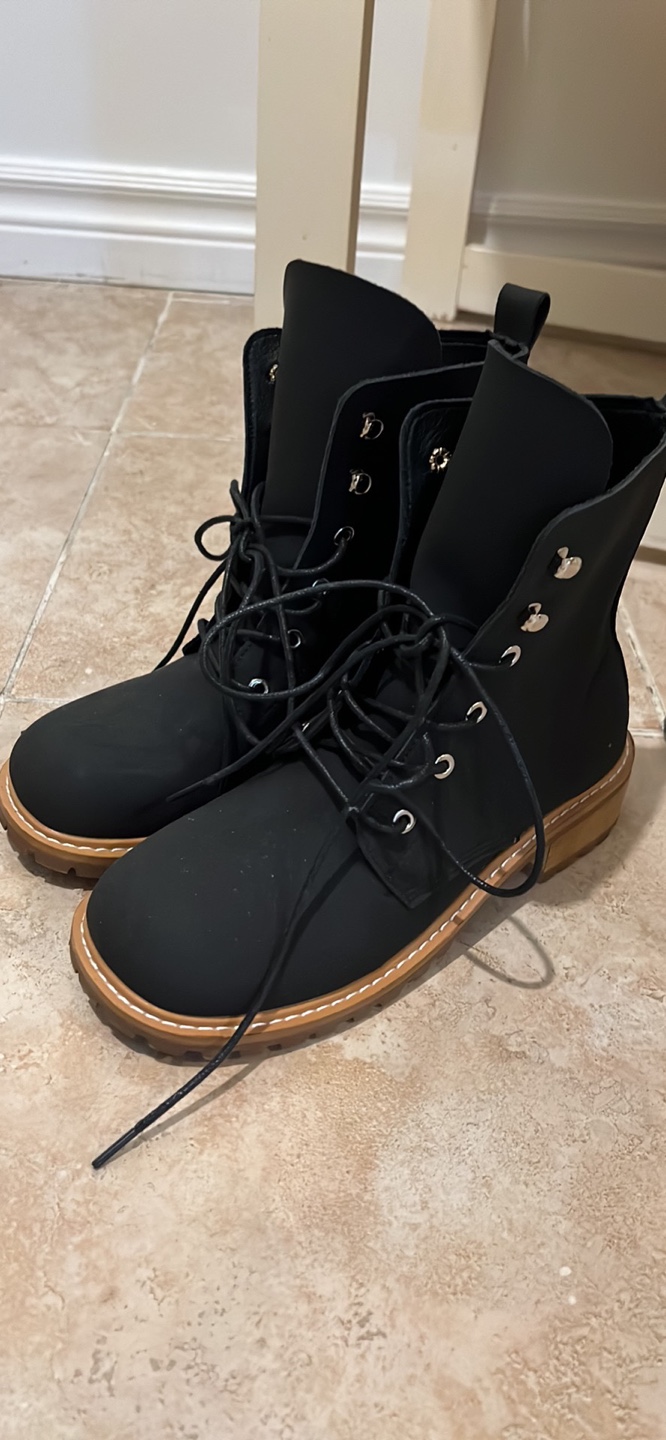 Black Lace-Up Boots - photo 2