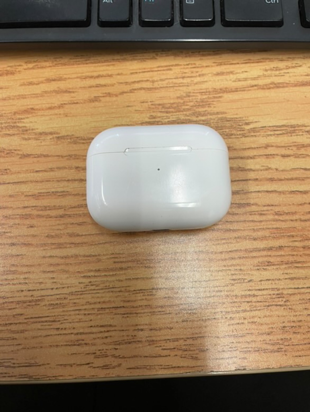 Apple AirPods - photo 2