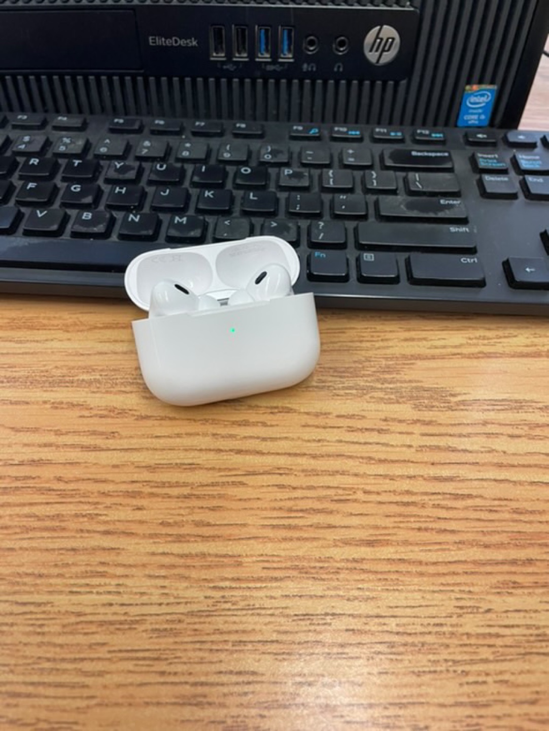 Apple AirPods - photo 3
