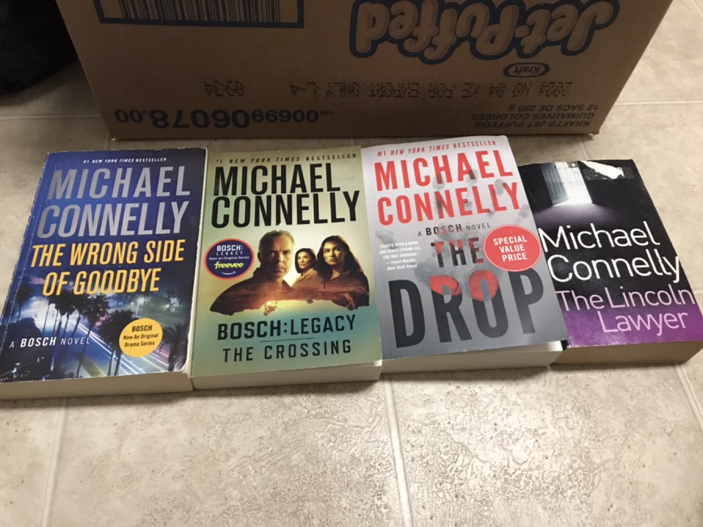 Michael Connelly Books  9 - photo 2