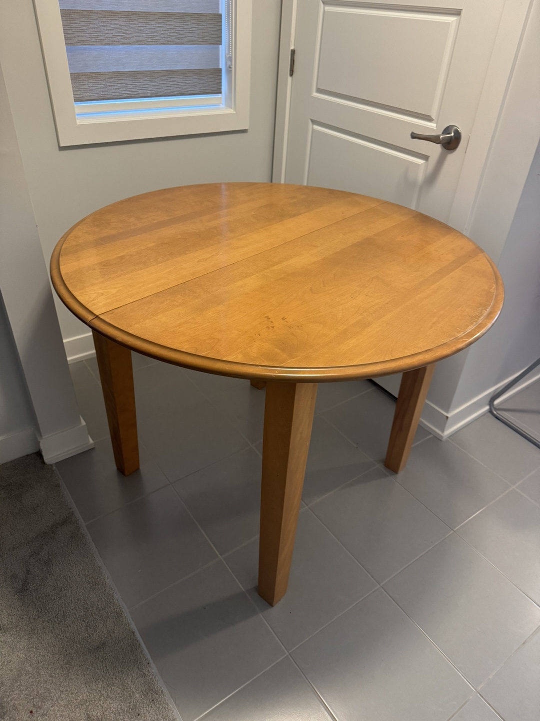 Round Extending Dining Table - photo 2