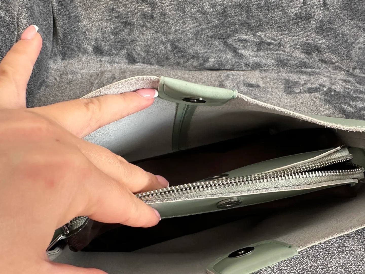 Mint Green Leather Handbag image indicator(4)