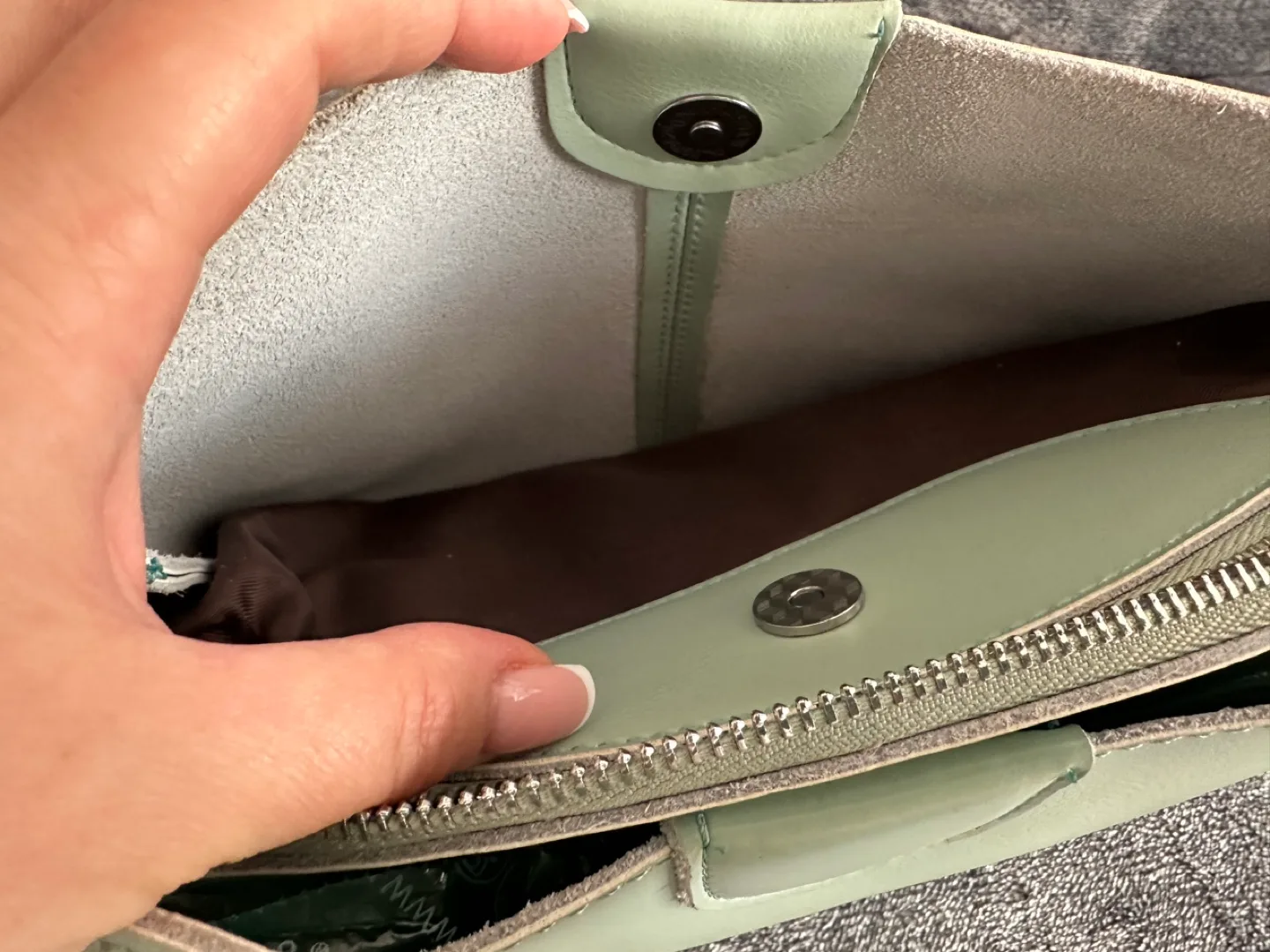 Mint Green Leather Handbag image indicator(3)