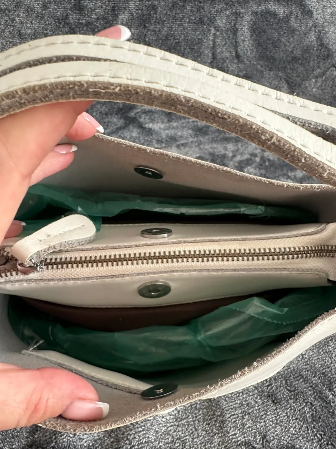 White Leather Bag image indicator(3)