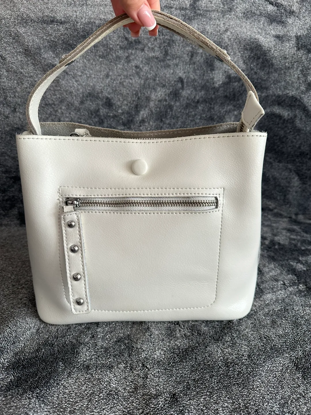 White Leather Bag image indicator(2)