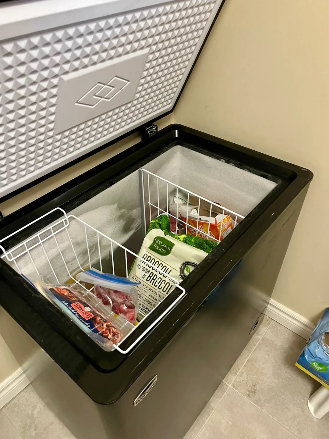 Danby Premiere Chest Freezer 🧡 image indicator(2)