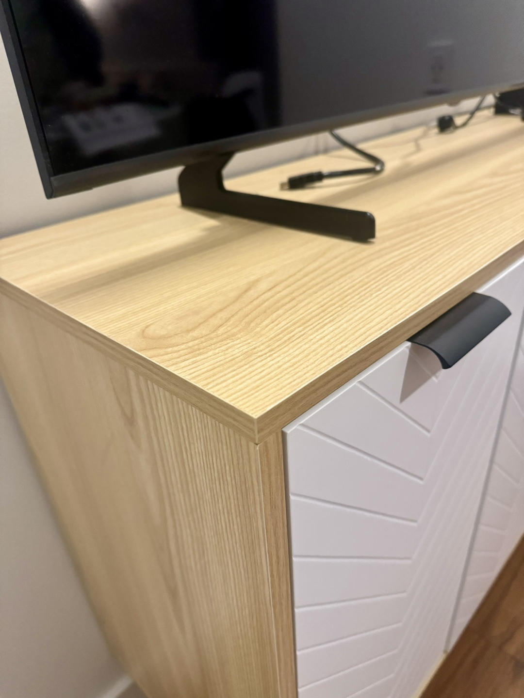 White & Wood 4 Door Cabinet - photo 3