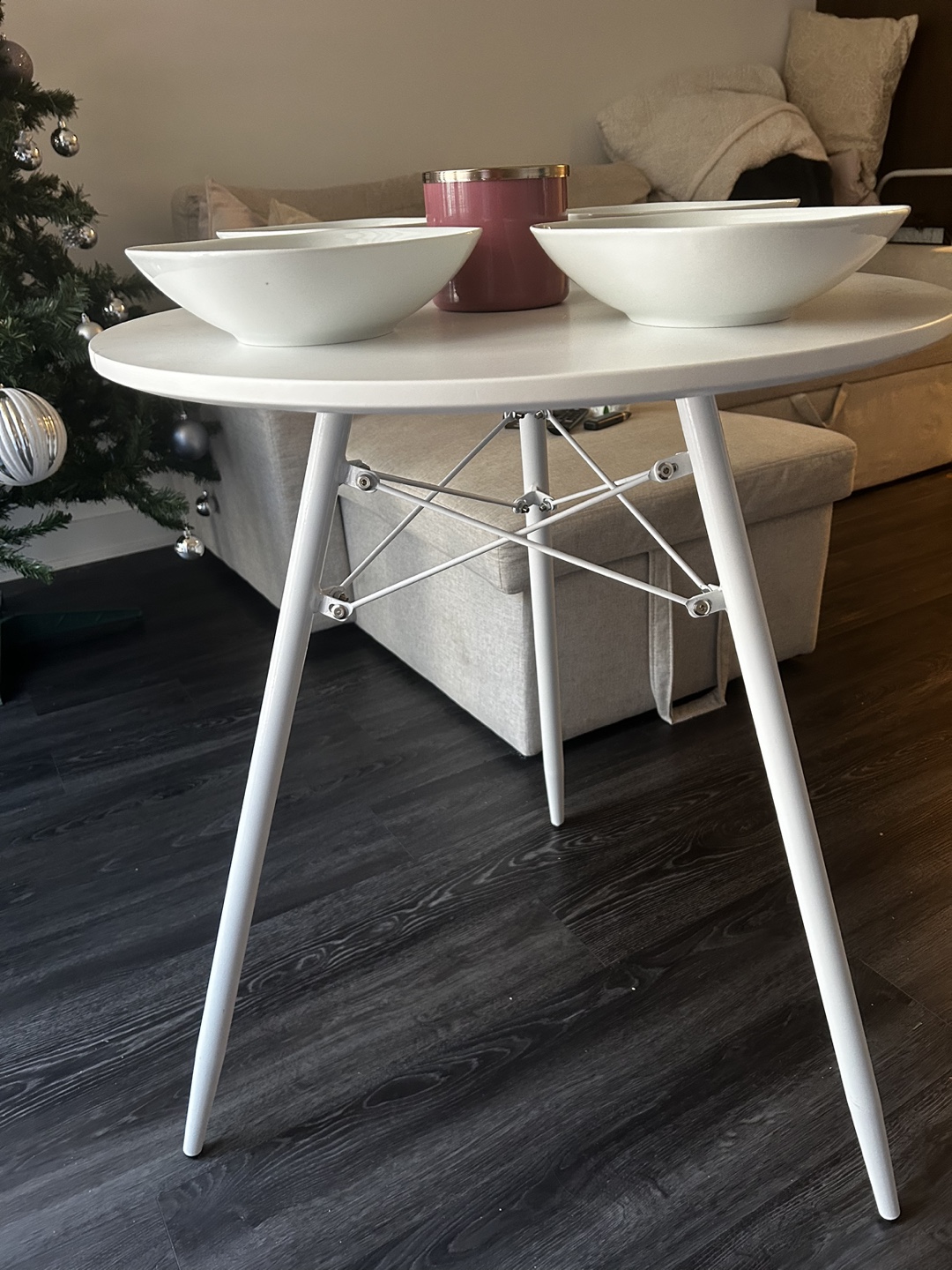 White Round Table - photo 2