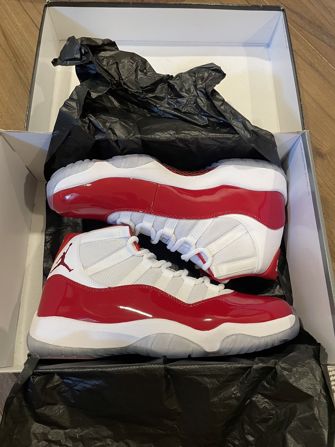 Air Jordan 11 Retro 'Bred' red cherry - photo 3