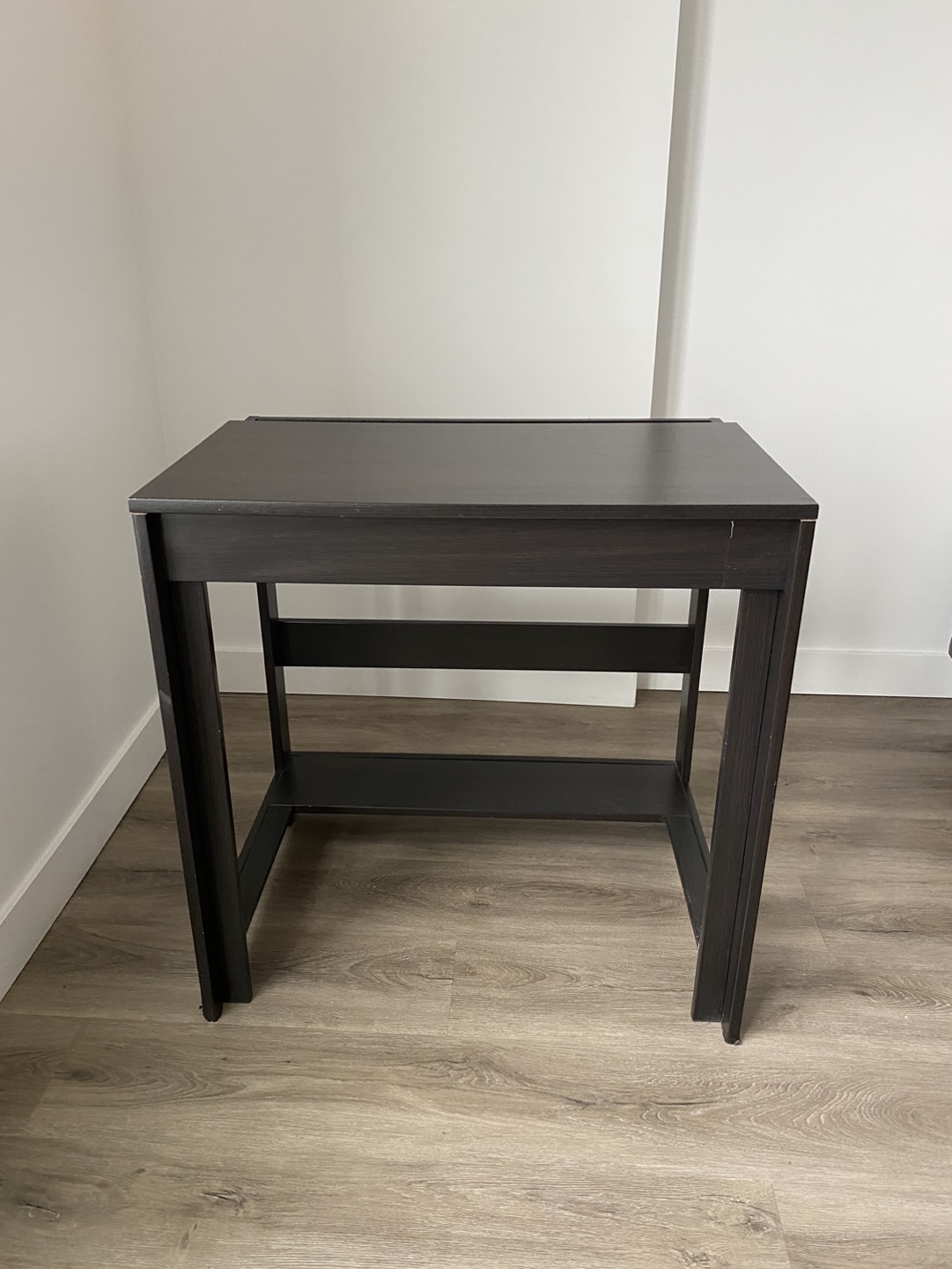 Black Desk