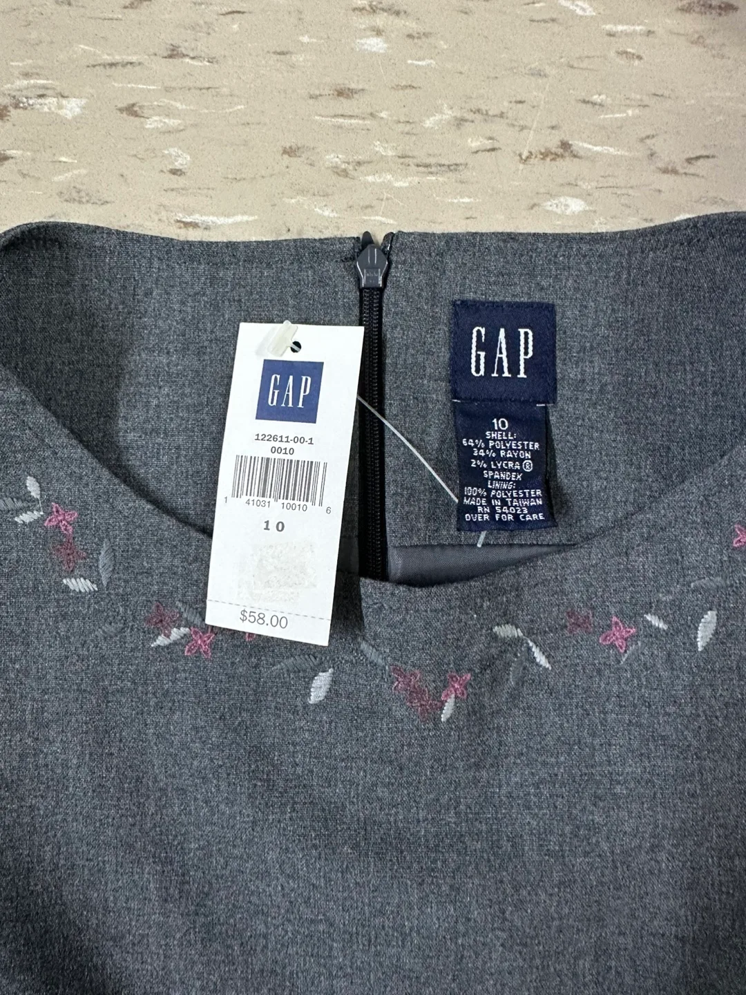 GAP Gray Floral Embroidered Sheath Dress Size 10 image indicator(2)