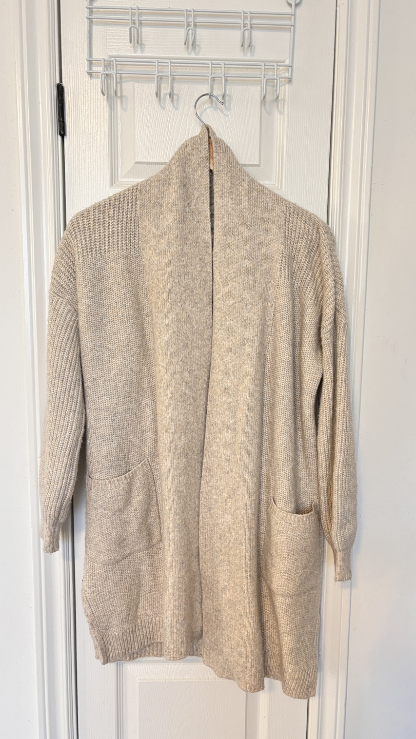 Juicy Couture Womens XS Cardigan Sweater Beige good Cozy