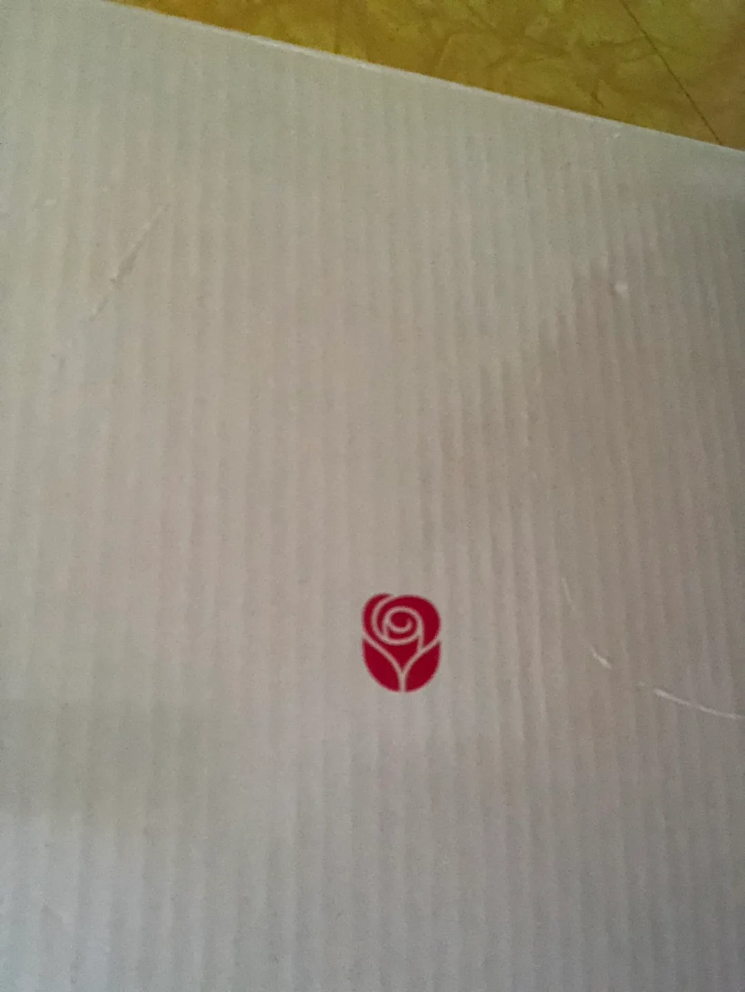 NEW PHOTO ALBUM IN BURGANDY & VELVET BY CARLTON image indicator(4)