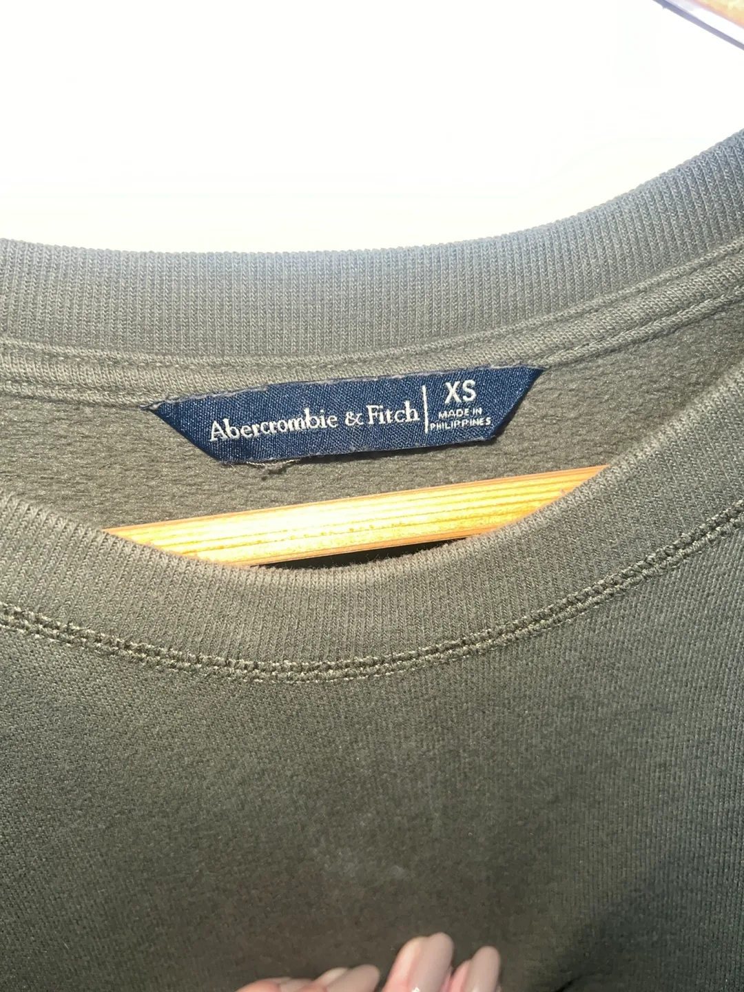 Abercrombie & Fitch Green Crop Sweatshirt image indicator(3)