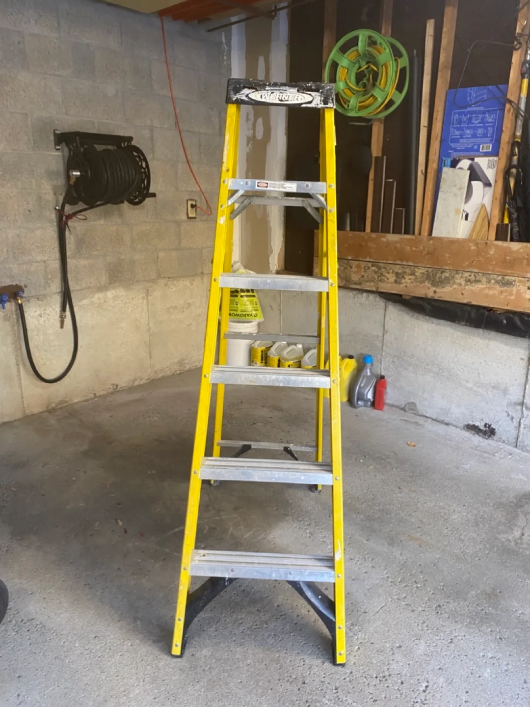 Werner 6-Foot Fiberglass Step Ladder thumbnail