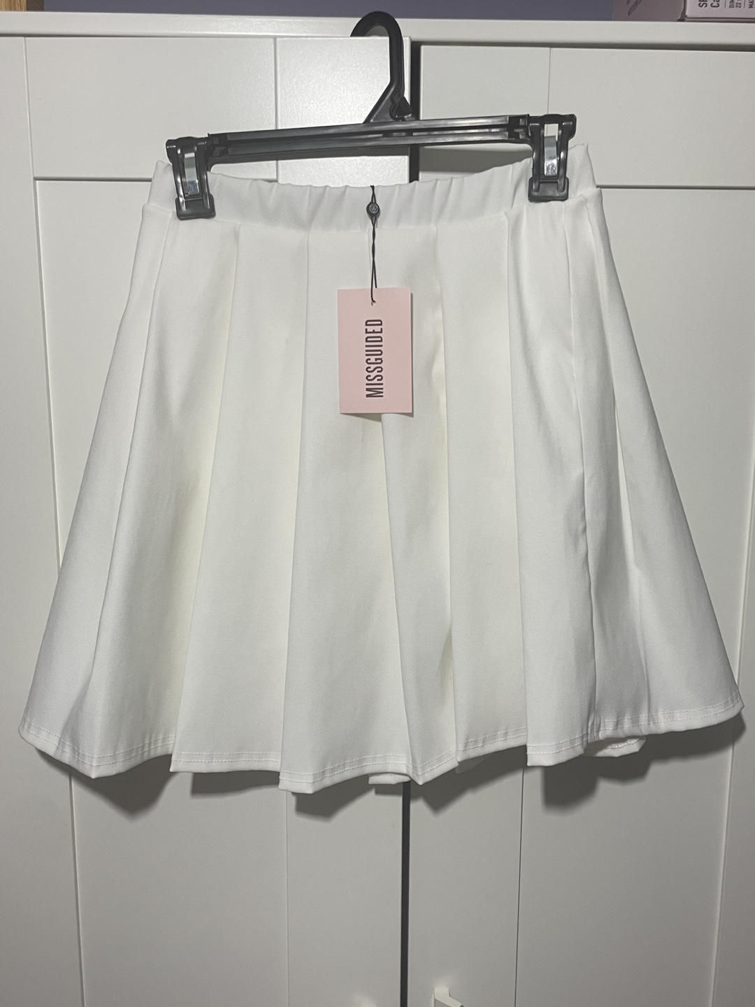 Missguided White Pleated Skirt