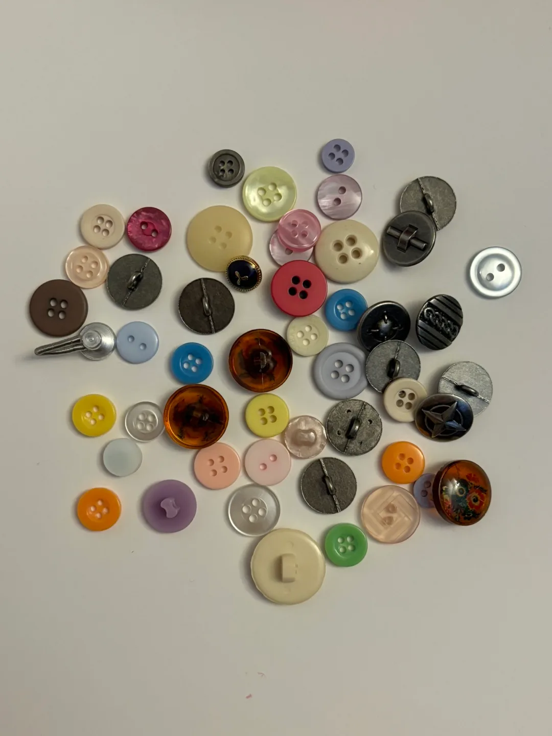 Sewing Kit with Thread, Buttons, and Needles image indicator(2)