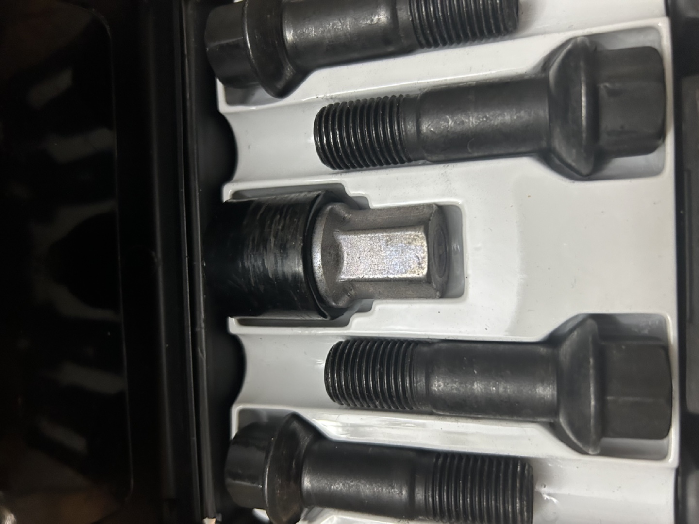 Mercedes-Benz Wheel Bolts - photo 2