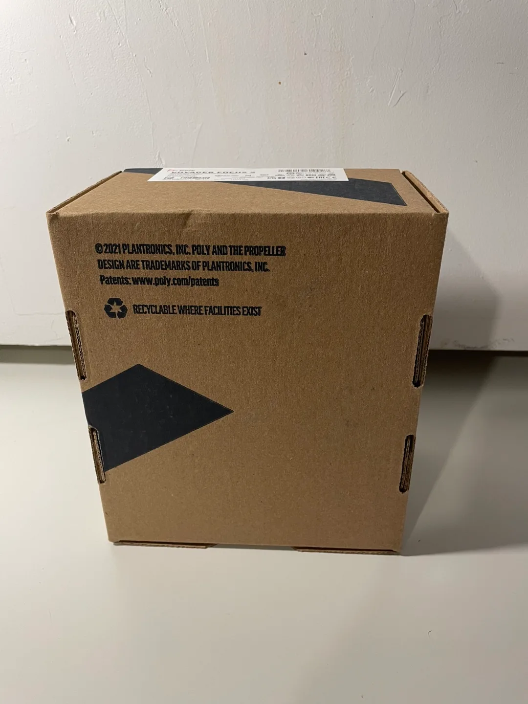 Poly Voyager Focus 2 headset- Teams Certified With Charge Stand image indicator(10)