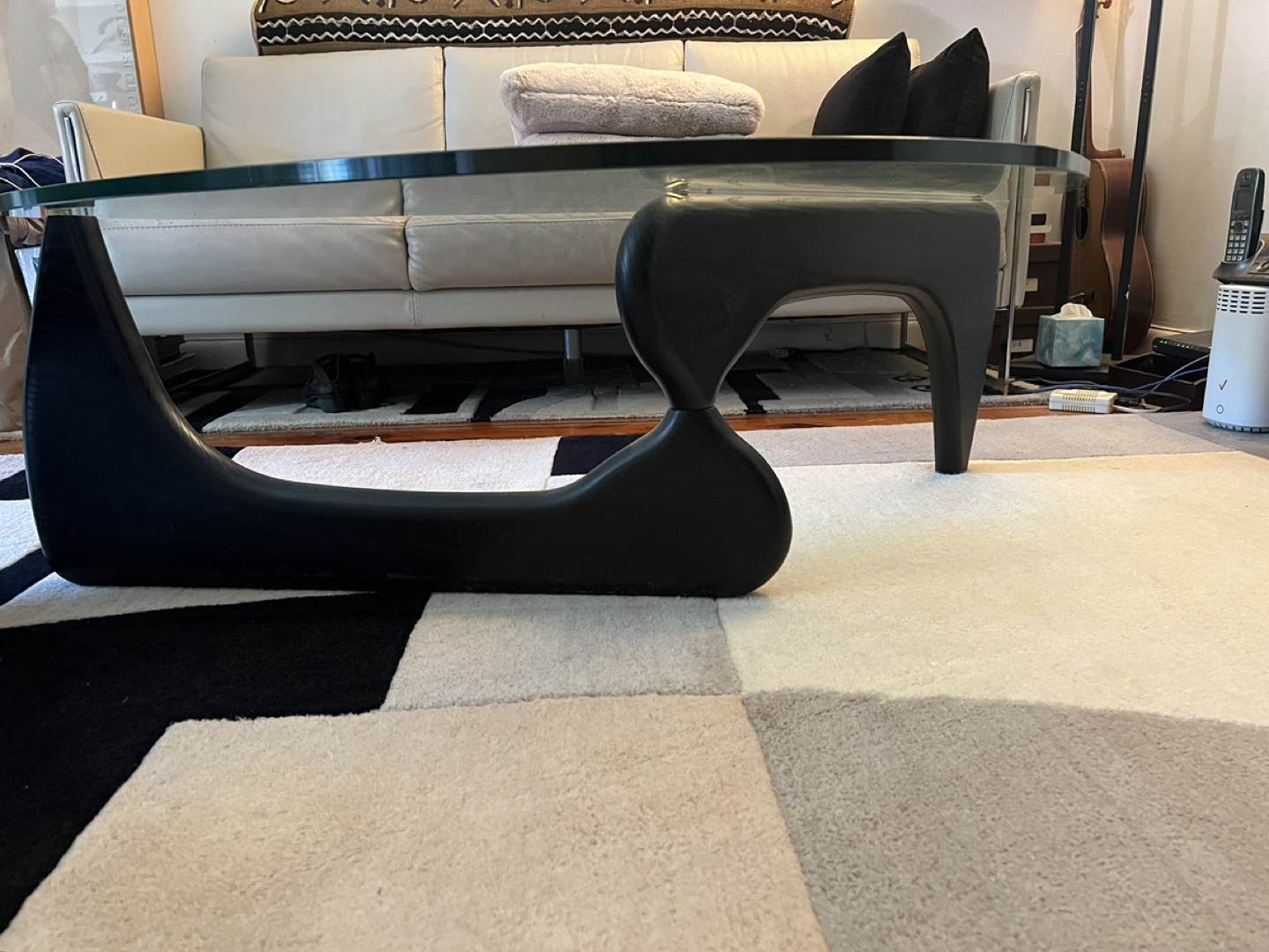 Noguchi black wooden base Coffee Table - photo 2