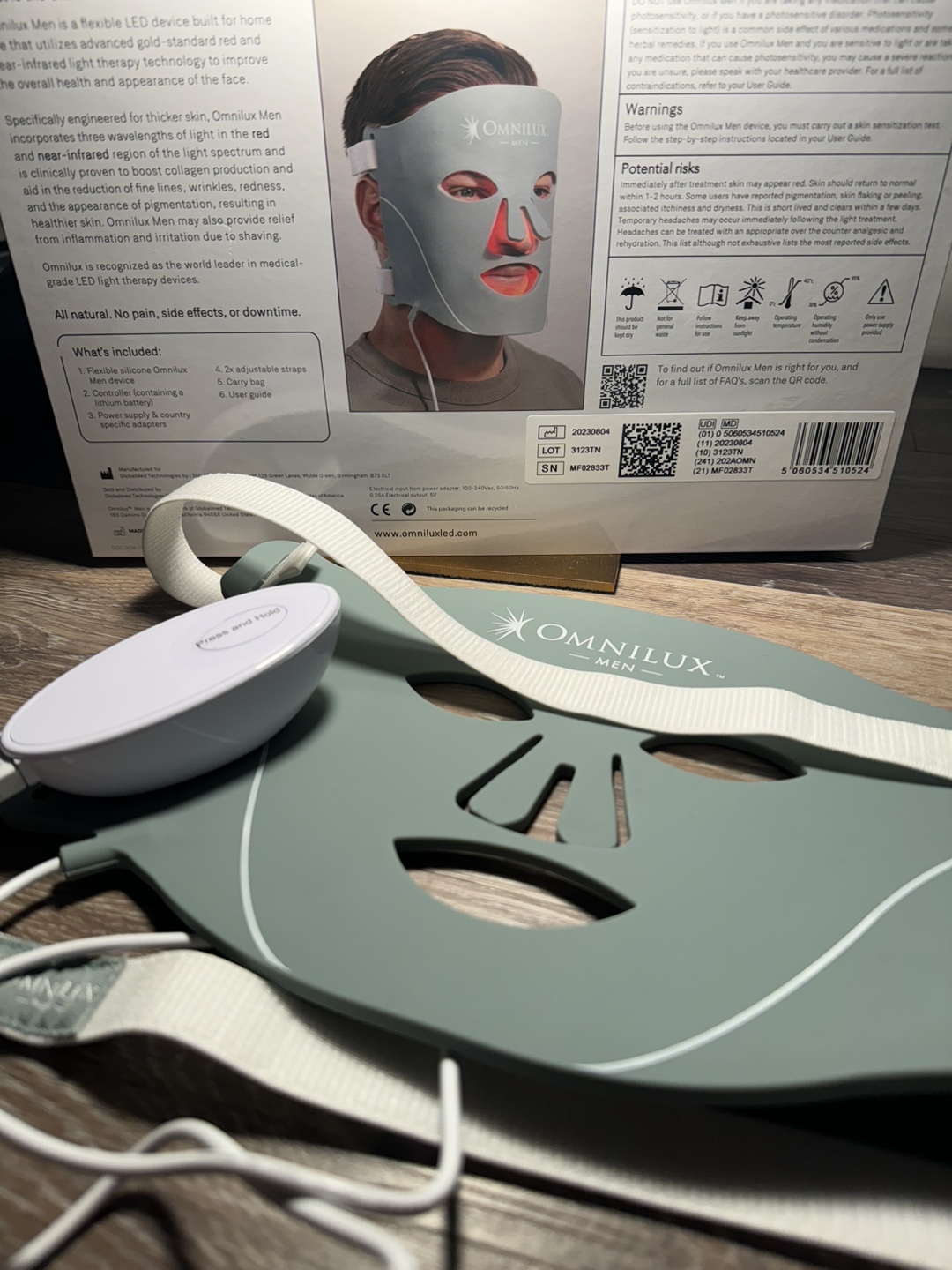 OmniLux Men LED Light Therapy Device