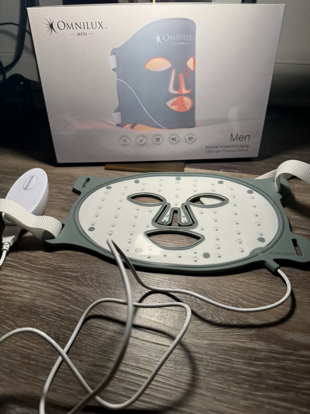 OmniLux Men LED Light Therapy Device - photo 4